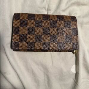Louis Vuitton Brown Textured Snap Closure Wallet with Gold Accent